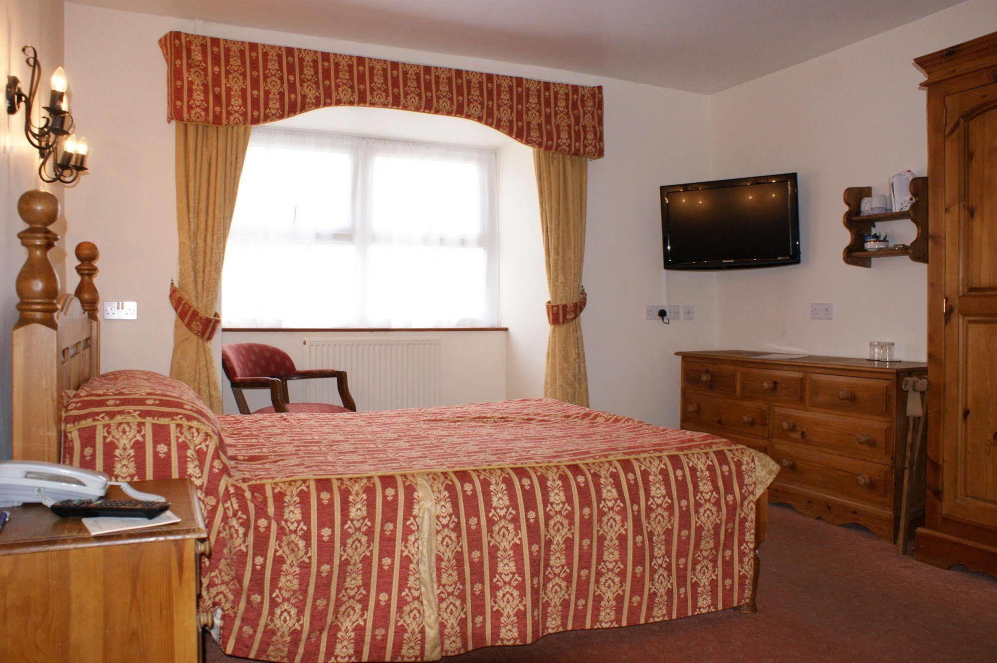 Beggars Reach Hotel Pembroke Dock Exterior foto